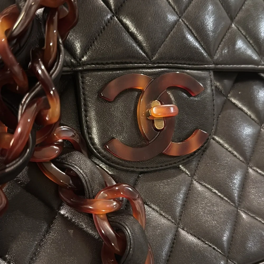 SOLD Chanel Tortoiseshell Lambskin Maxi Flap Bag - Picture 4 of 17